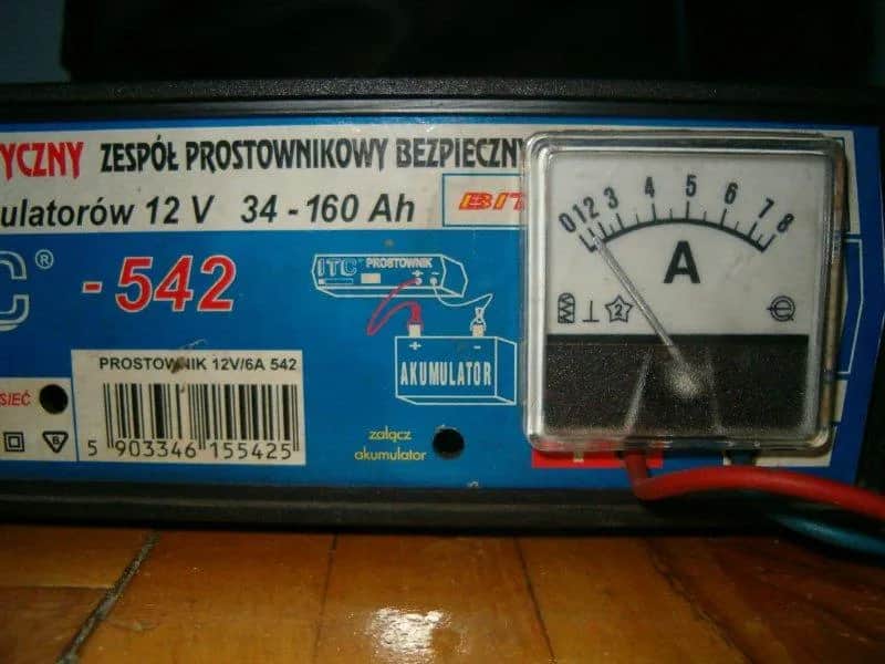 Ile prądu pobiera prostownik do akumulatora i jak to wpływa na rachunki