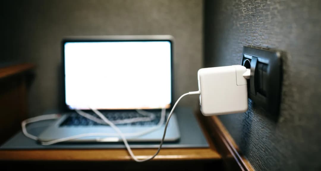 Ile prądu zużywa laptop? Zaskakujące fakty o energii i kosztach
